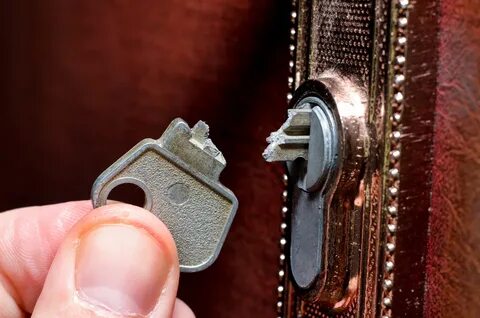 How to fix stuck keys indoors?